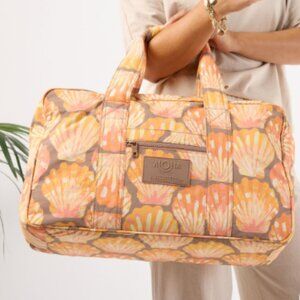 Aloha Collection Weekender Sunrise Shells NWT